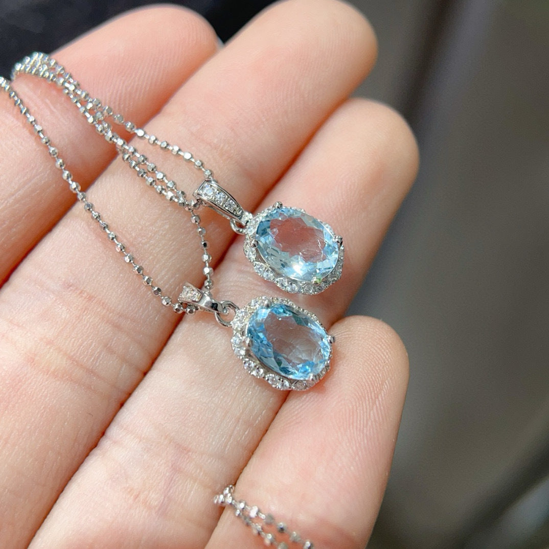 The Oceane Aquamarine Oval Pendant