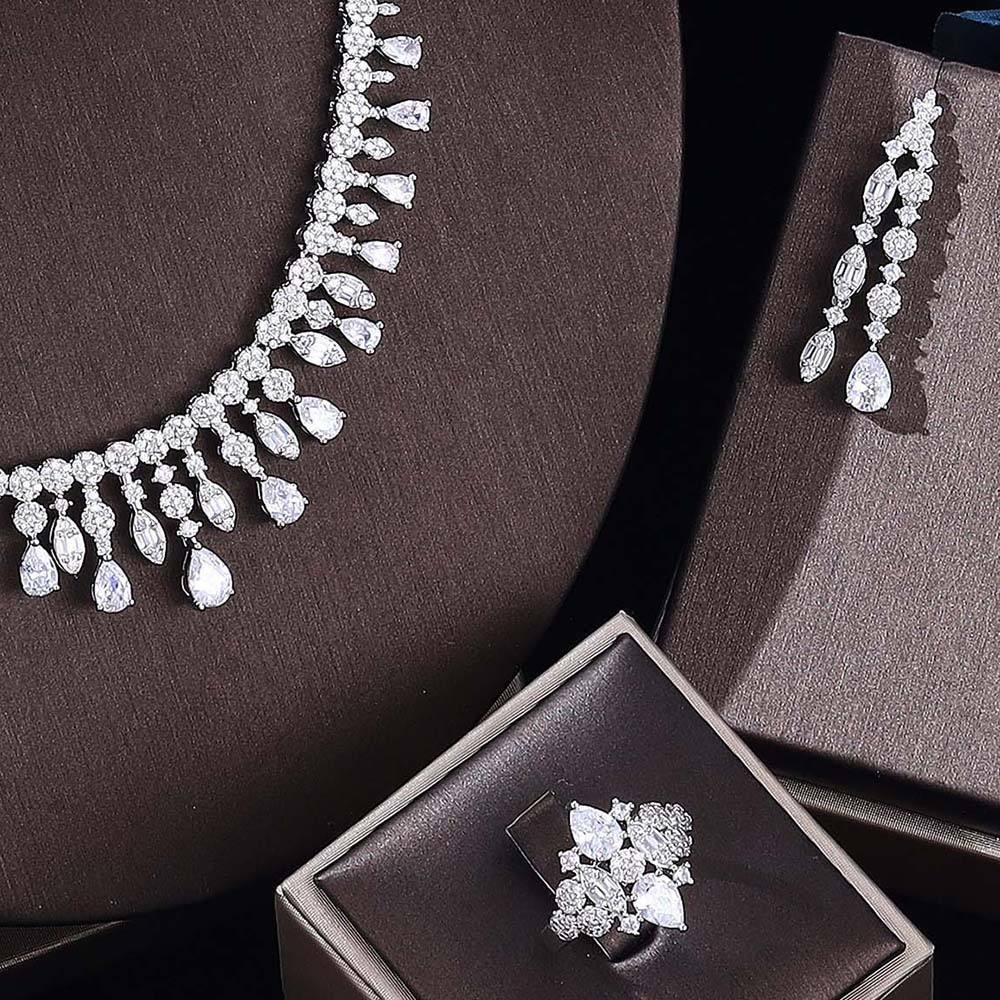 The Amelie Teardrop Fringe Jewelry Set