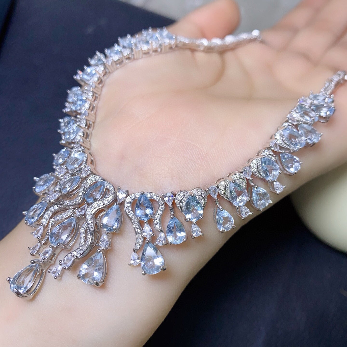 The Ondine Natural Aquamarine Pendant Necklace