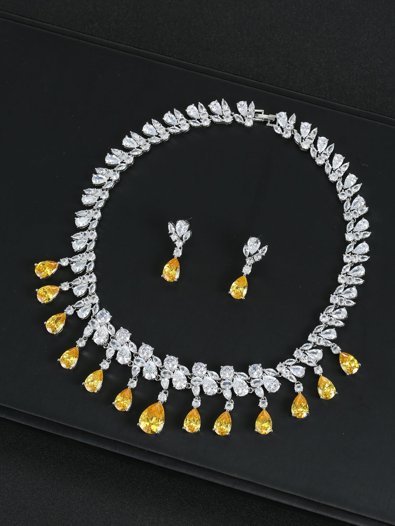 The Arabella Pear Drop Bridal Jewelry Set