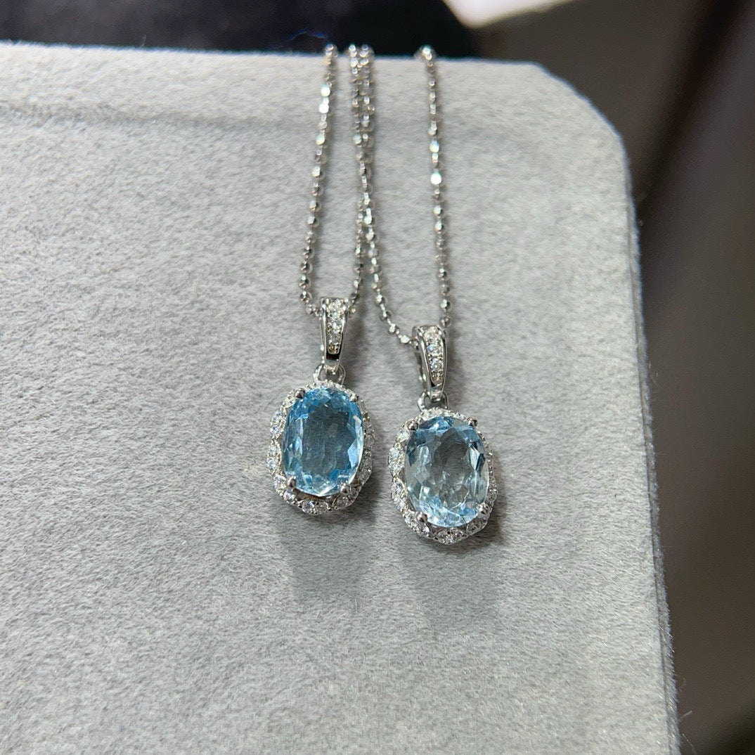The Oceane Aquamarine Oval Pendant