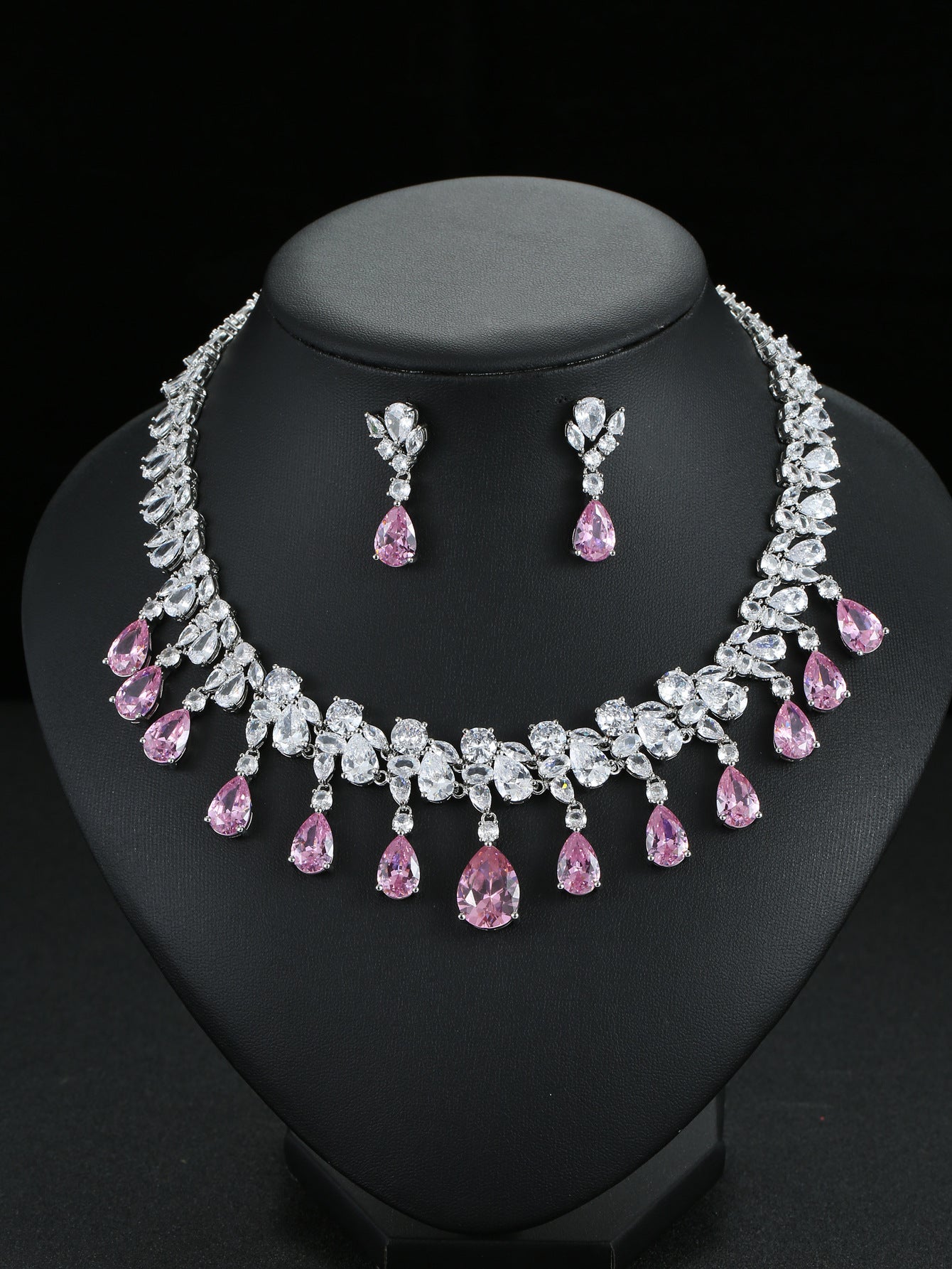The Arabella Pear Drop Bridal Jewelry Set
