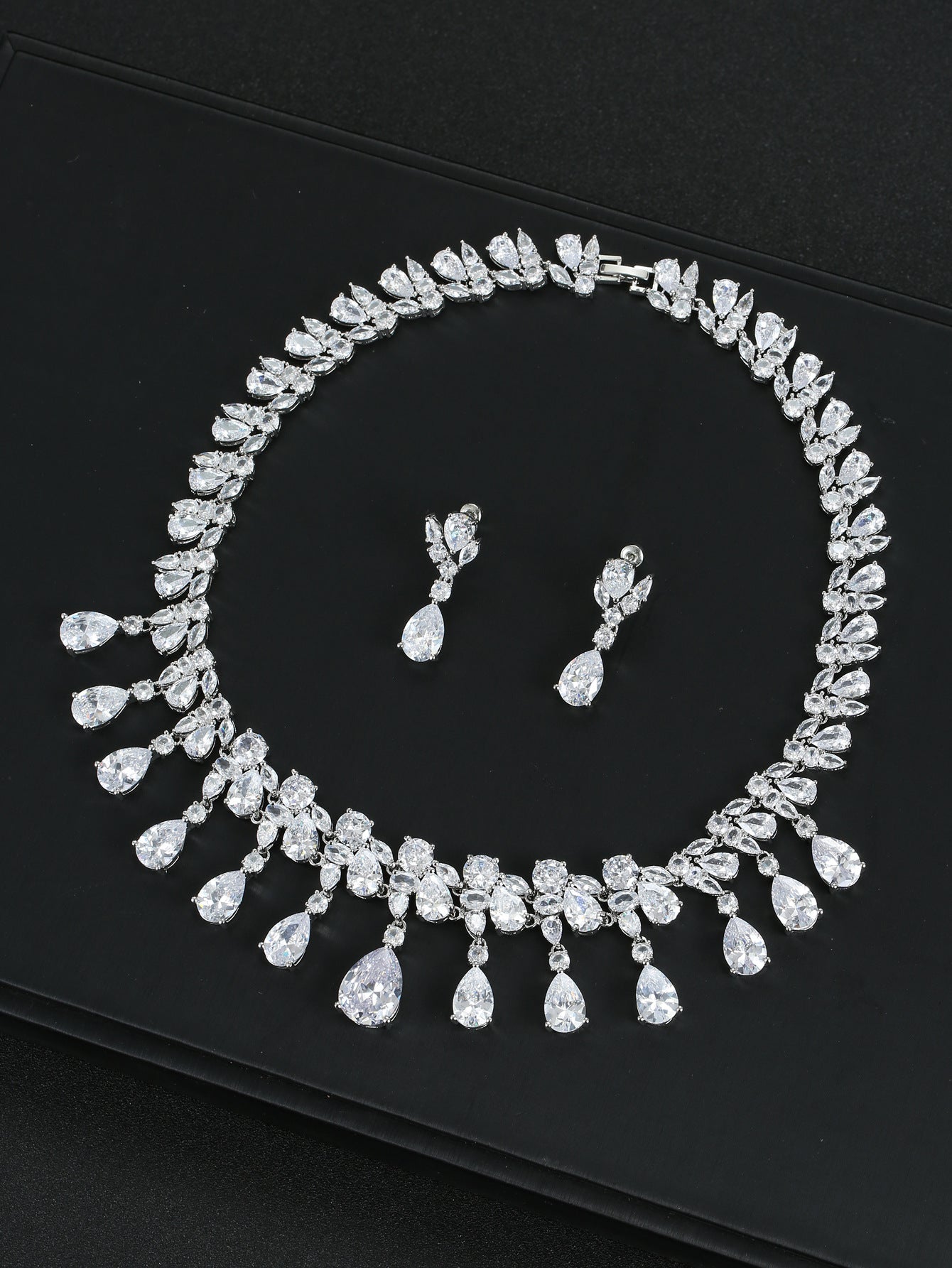 The Arabella Pear Drop Bridal Jewelry Set