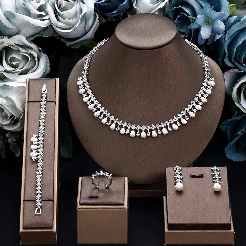 The Vivienne Teardrop Bridal Jewelry Set