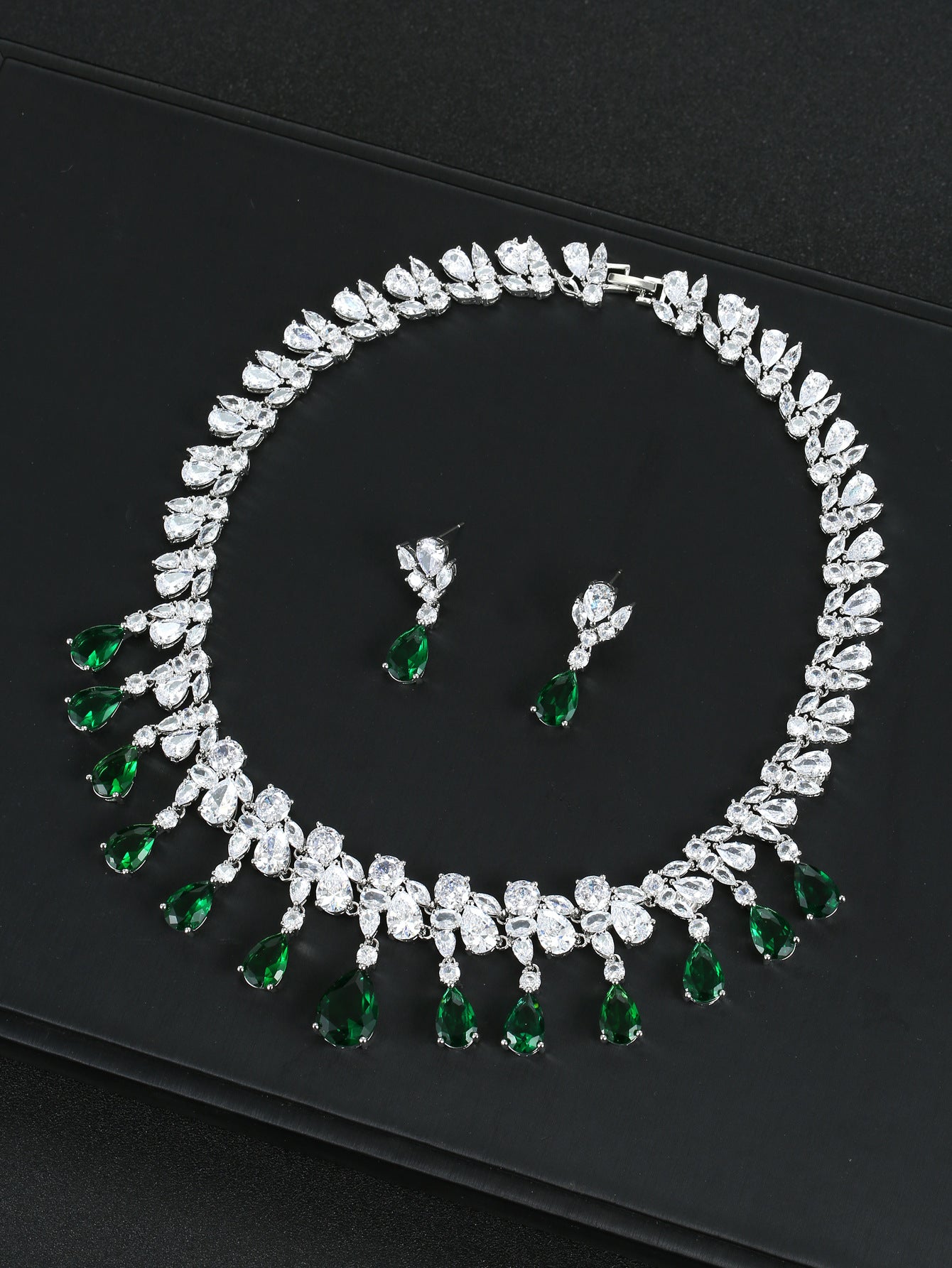 The Arabella Pear Drop Bridal Jewelry Set