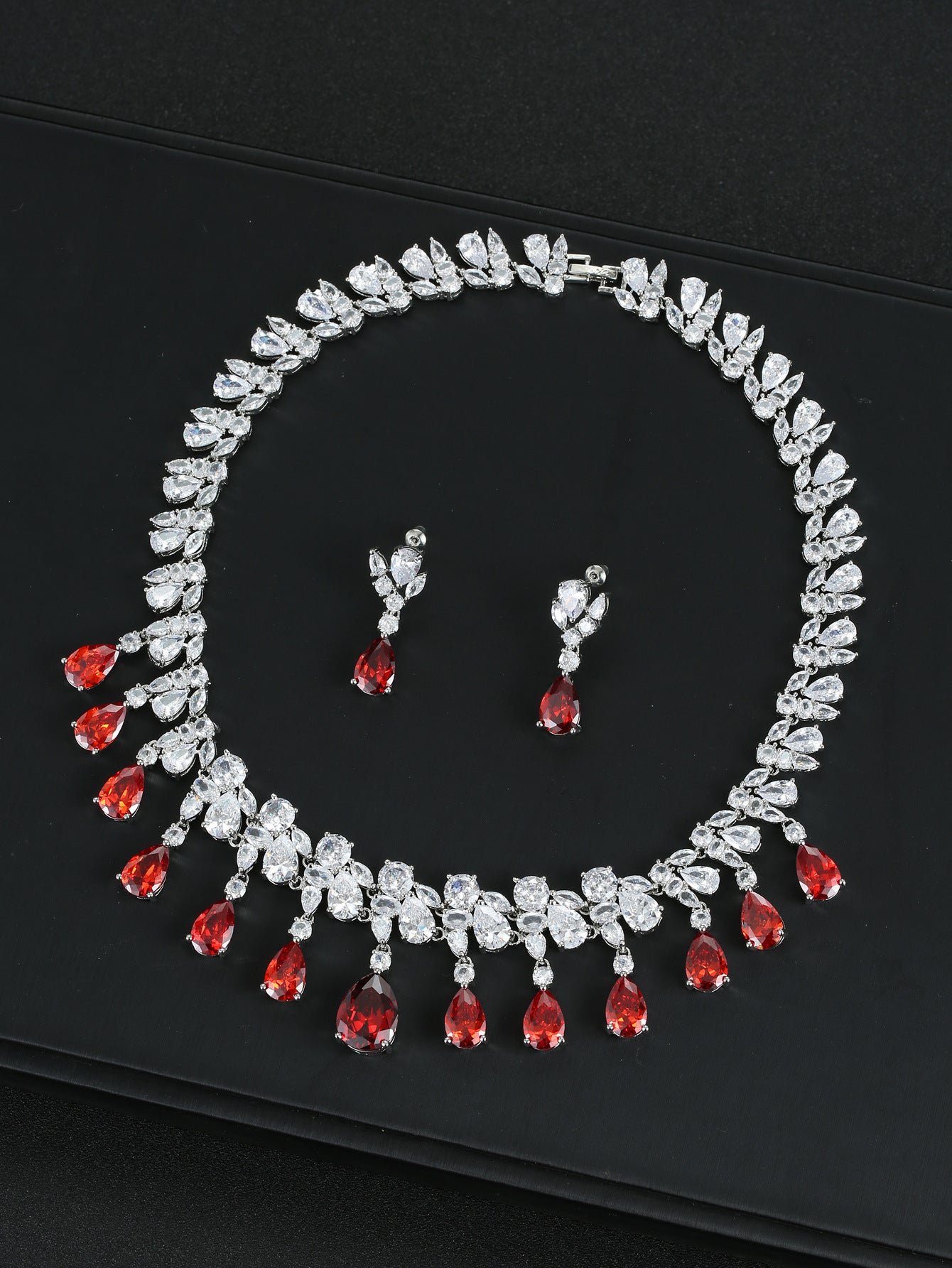 The Arabella Pear Drop Bridal Jewelry Set