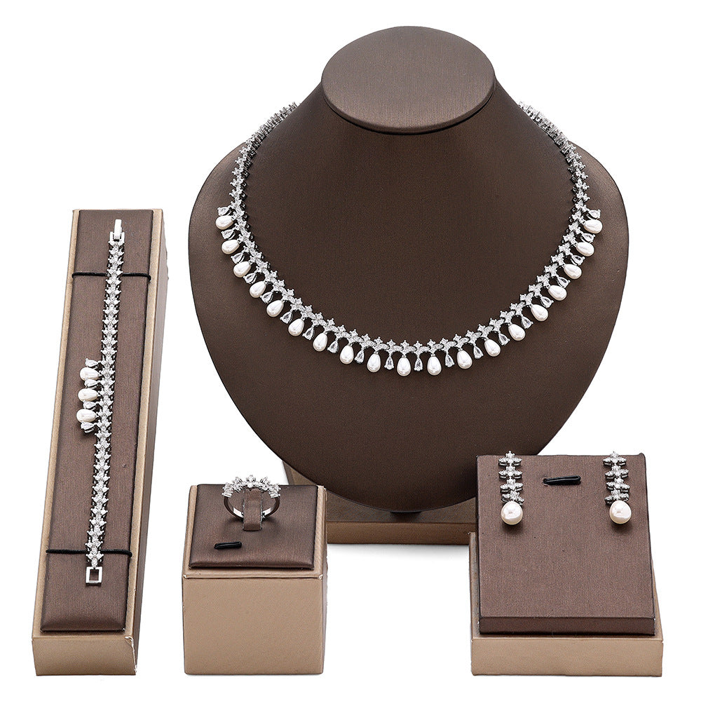 The Vivienne Teardrop Bridal Jewelry Set