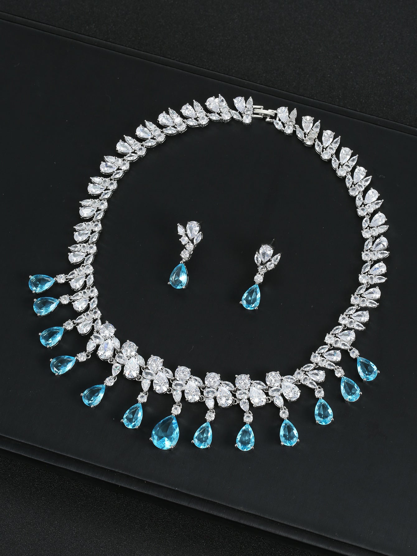 The Arabella Pear Drop Bridal Jewelry Set